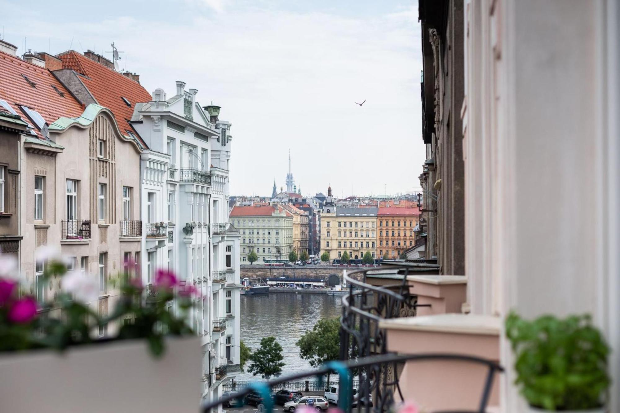 Sunny Riverside Apartments Praga Exterior foto